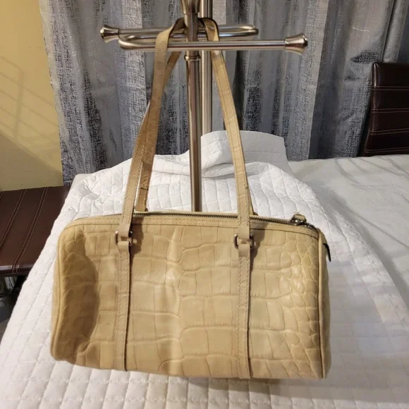 VTG Y2K Dooney & Bourke Cream Alligator Embossed Leather Satchel Barrel Purse 90 - Picture 2 of 8